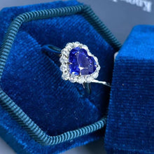 Load image into Gallery viewer, 2ct Unheated Cornflower Blue Sapphire
