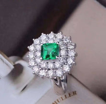 Load image into Gallery viewer, 1.052ct Vivid Green Emerald
