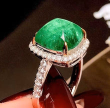 Load image into Gallery viewer, 4ct Vivid Green Emerald, INSIGNIFICANT OIL, GLASSY!
