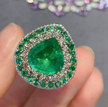 Load image into Gallery viewer, 5.7ct Vivid Green Emerald
