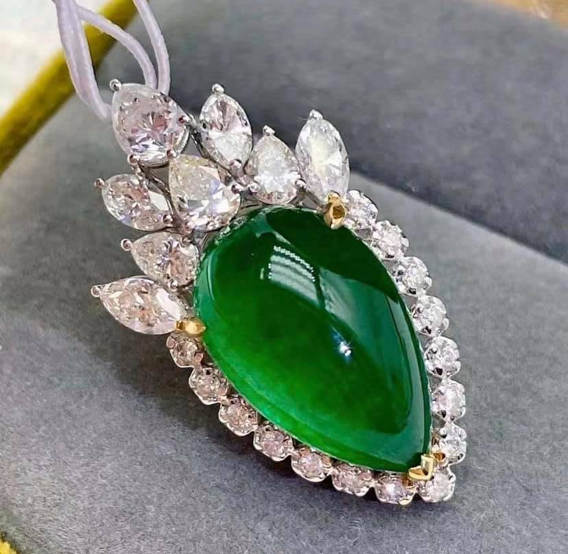 10.5ct MUZO Green Emerald