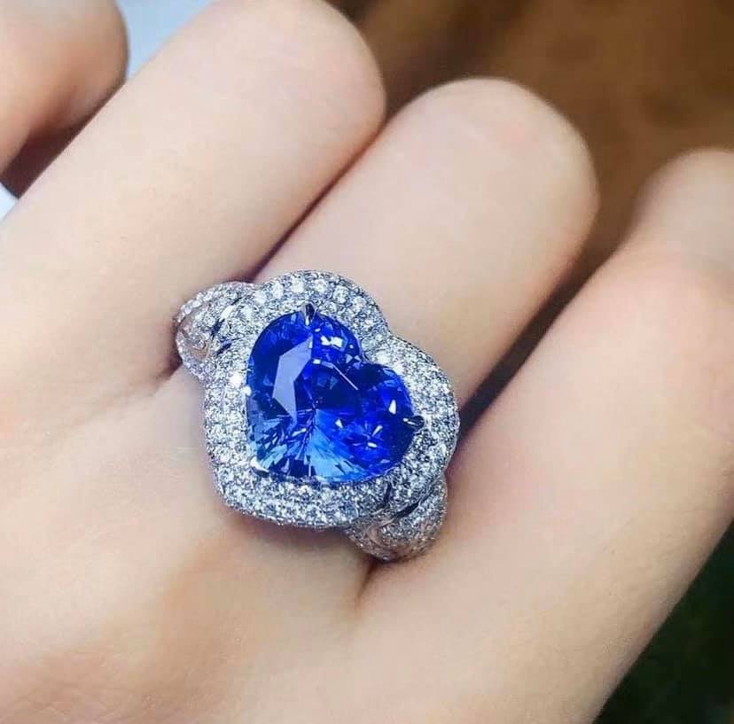 6.09ct Cornflower Blue Sapphire