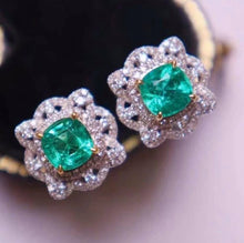Load image into Gallery viewer, 1.3ct Vivid Green Emerald, INSIGNIFICANT OIL

