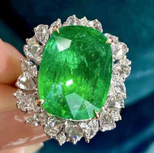 Load image into Gallery viewer, 7.32ct Vivid Green Emerald
