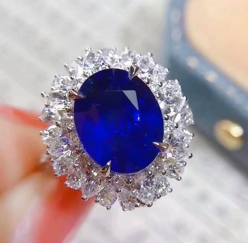 4.66ct Unheated Royal Blue Sapphire