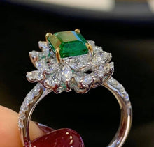 Load image into Gallery viewer, 1.9ct Vivid Green Emerald, INSIGNIFICANT OIL
