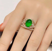 Load image into Gallery viewer, 3.7ct Vivid Green Emerald
