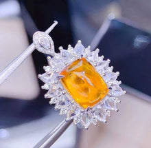 Load image into Gallery viewer, 4.28ct Unheated GOLDEN YELLOW Sapphire
