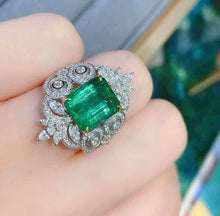 Load image into Gallery viewer, 3.9ct Vivid Green Emerald
