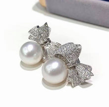 Load image into Gallery viewer, 11.5mm Australian White South Sea Pearls, Full round, Excellent luster, Almost Flawless
