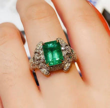 Load image into Gallery viewer, 2.3ct Vivid Green Emerald
