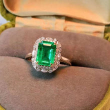 Load image into Gallery viewer, 2.96ct NO OIL INTENSE Green Emerald
