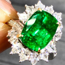 Load image into Gallery viewer, 4.55ct Vivid Green Emerald
