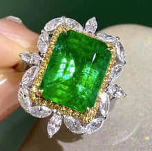 Load image into Gallery viewer, 4.87ct Vivid Green Emerald
