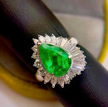 Load image into Gallery viewer, 2.72ct COLOMBIA Vivid Green Emerald
