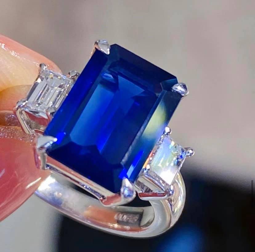 5.07ct Royal Blue Sapphire