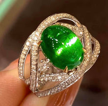 Load image into Gallery viewer, 3.7ct Vivid Green Emerald
