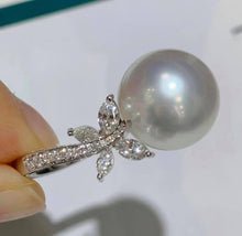 Load image into Gallery viewer, 14.1mm Australian White South Sea Pearl. Full Round, Excellent Luster, FLAWLESS!
