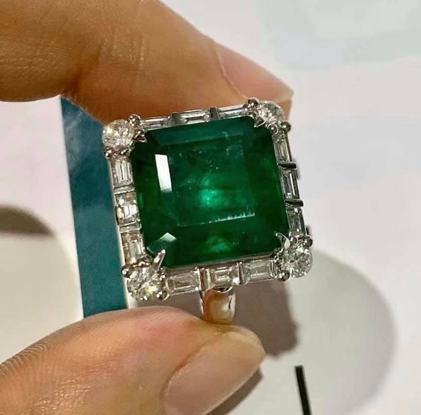 8.68ct Intense Green Emerald