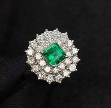 Load image into Gallery viewer, 1.052ct Vivid Green Emerald
