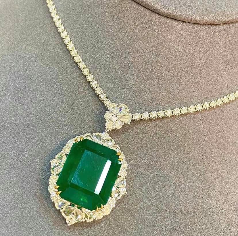 28ct MUZO Green Emerald