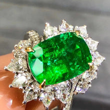 Load image into Gallery viewer, 4.55ct Vivid Green Emerald

