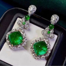 Load image into Gallery viewer, 4ct Vivid Green Emerald (Neon look)

