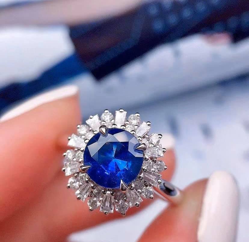 1.17ct Unheated Royal Blue Sapphire