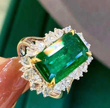 Load image into Gallery viewer, 4.18ct Vivid Green Emerald
