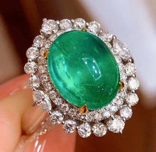 Load image into Gallery viewer, 4.17ct Vivid Green Emerald
