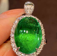 Load image into Gallery viewer, 9.05ct Vivid Green Emerald
