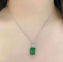 Load image into Gallery viewer, 4.25ct Vivid Green Emerald
