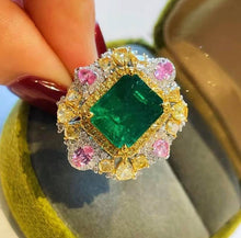 Load image into Gallery viewer, 4.8ct Vivid Green Emerald
