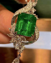 Load image into Gallery viewer, 5.73ct Vivid Green Emerald
