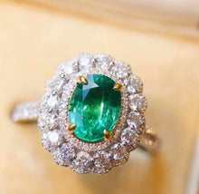 Load image into Gallery viewer, 1.61ct Vivid Green Emerald
