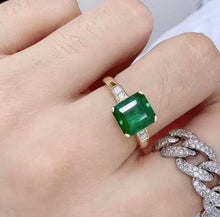 Load image into Gallery viewer, Near 2ct COLOMBIA MUZO Green Emerald
