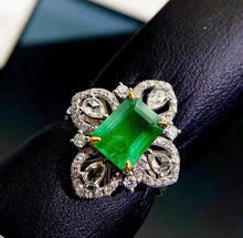 Load image into Gallery viewer, 2ct Vivid Green Emerald
