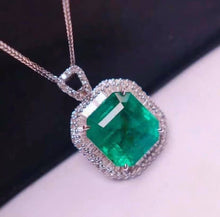 Load image into Gallery viewer, 5.6ct Vivid Green Emerald (10.5*10)
