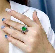 Load image into Gallery viewer, 2ct Vivid Green Emerald
