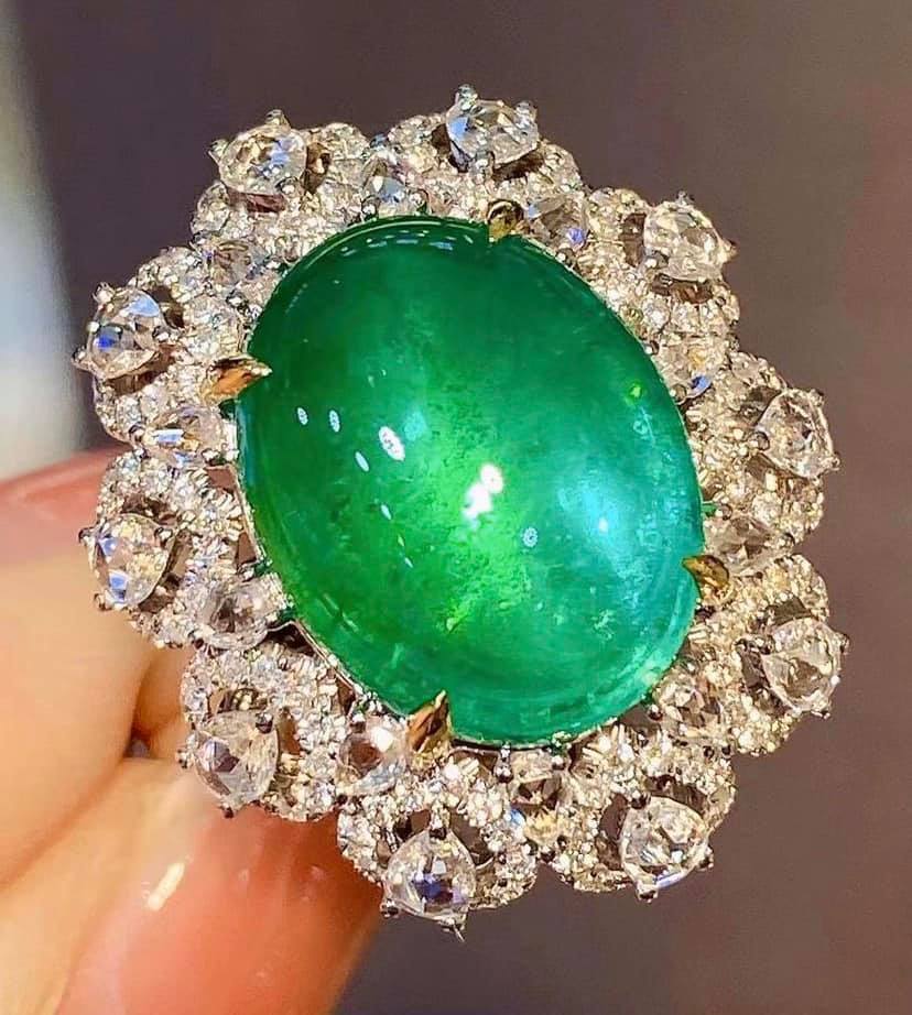 6.3ct Vivid Green Emerald