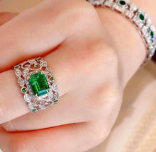 Load image into Gallery viewer, 1.5ct Vivid Green Emerald
