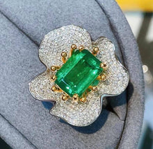 Load image into Gallery viewer, 4.7ct Vivid Green Emerald
