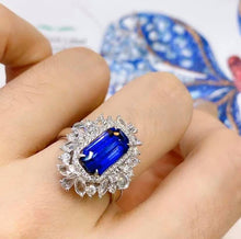 Load image into Gallery viewer, 3ct Unheated Royal Blue Sapphire
