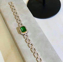 Load image into Gallery viewer, 5.61ct Vivid Green Emerald
