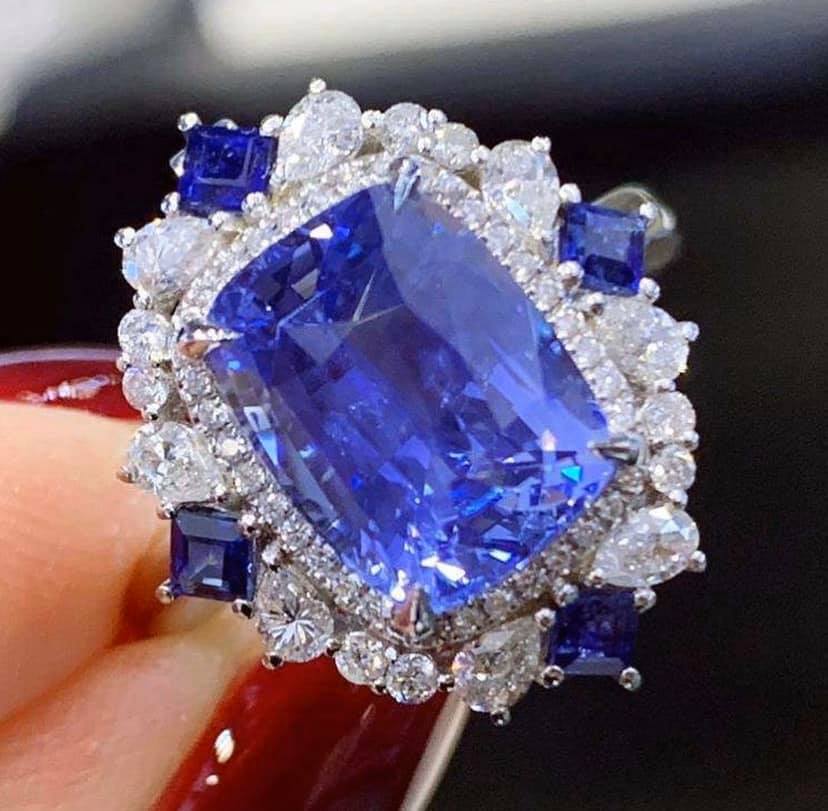 4ct Unheated Cornflower Blue Sapphire