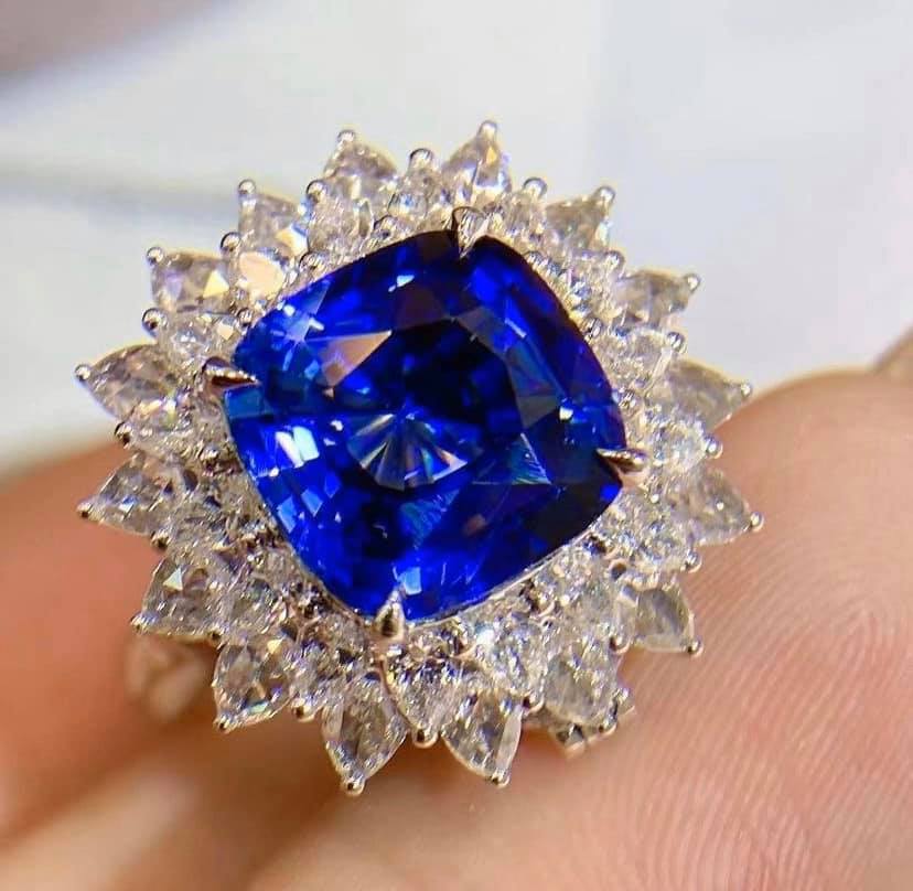 4.79ct Unheated Royal Blue Sapphire