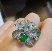 Load image into Gallery viewer, 1.4ct Vivid Green Emerald
