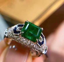 Load image into Gallery viewer, 3.1ct Vivid Green Emerald
