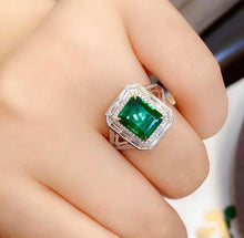 Load image into Gallery viewer, 2.8ct Vivid Green Emerald, GLASSY!
