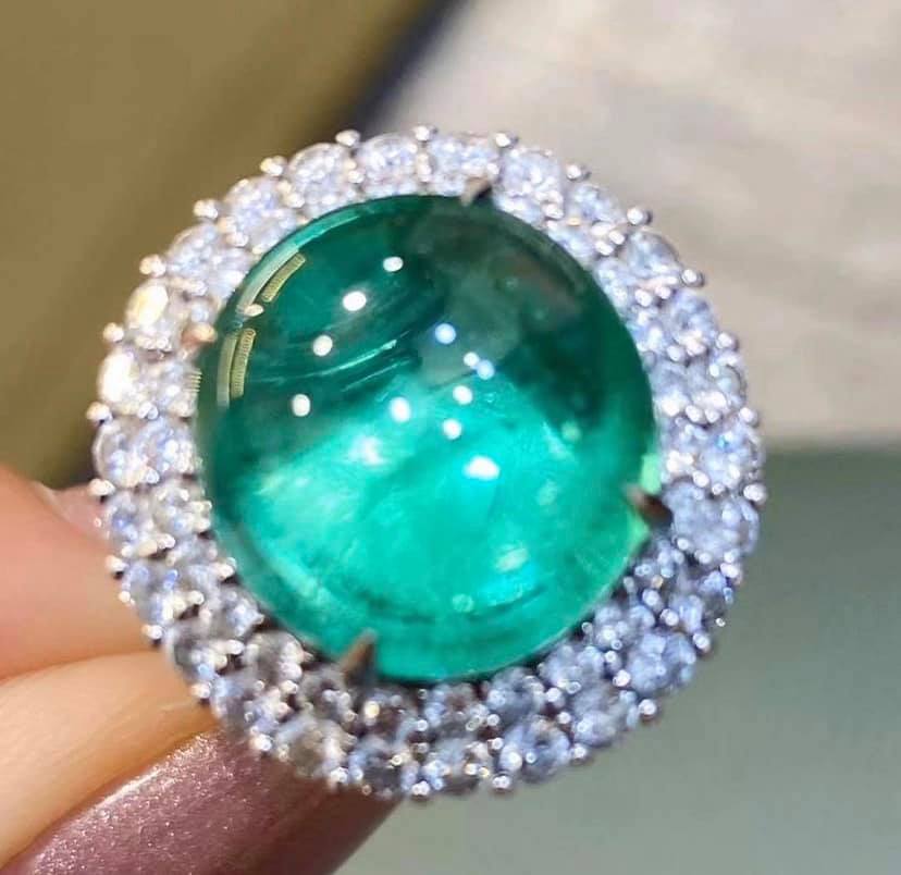 10ct COLOMBIA Vivid Green Emerald